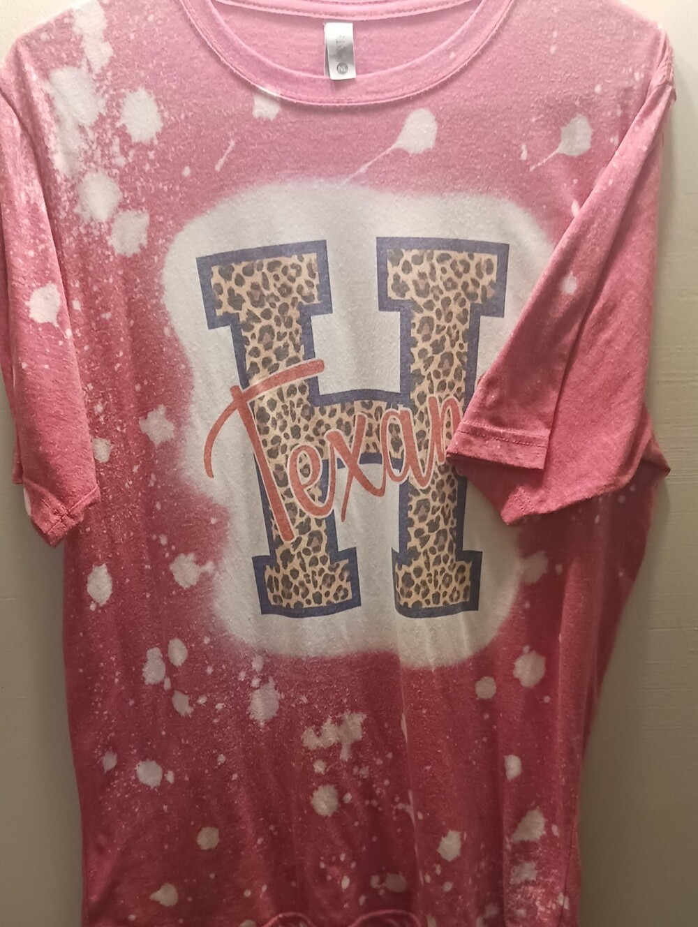 Texas Graphic Kids Tee - Pink Leopard H Letter